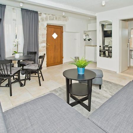 Apartment And Studios Happy Place Hvar Town Buitenkant foto