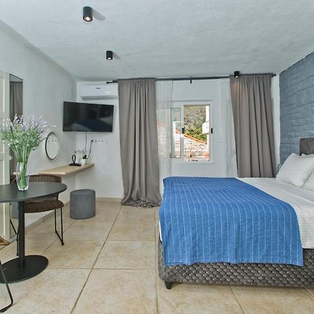 Apartment And Studios Happy Place Hvar Town Buitenkant foto