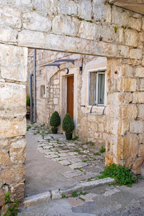 Apartment And Studios Happy Place Hvar Town Buitenkant foto