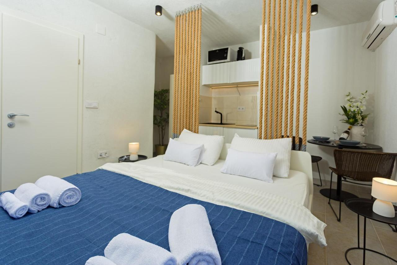 Apartment And Studios Happy Place Hvar Town Buitenkant foto