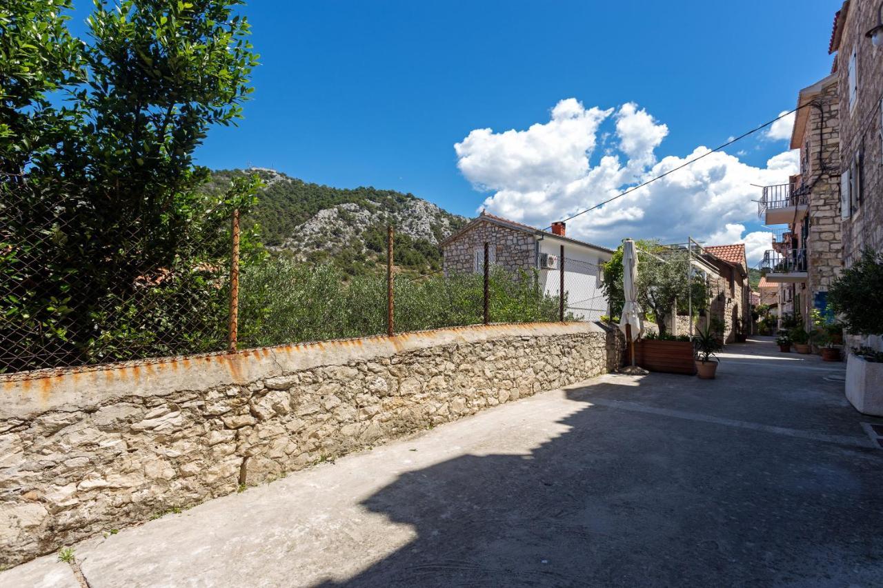 Apartment And Studios Happy Place Hvar Town Buitenkant foto