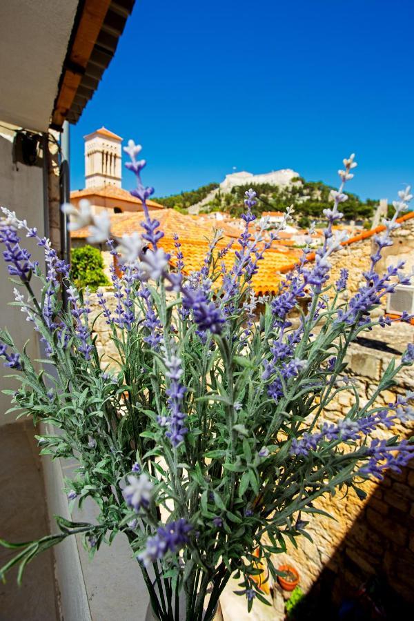 Apartment And Studios Happy Place Hvar Town Buitenkant foto