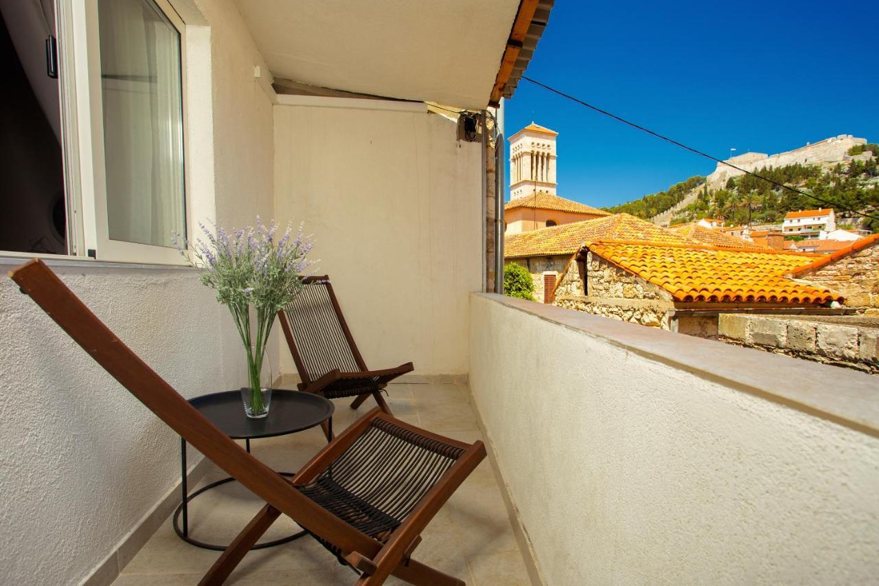 Apartment And Studios Happy Place Hvar Town Buitenkant foto