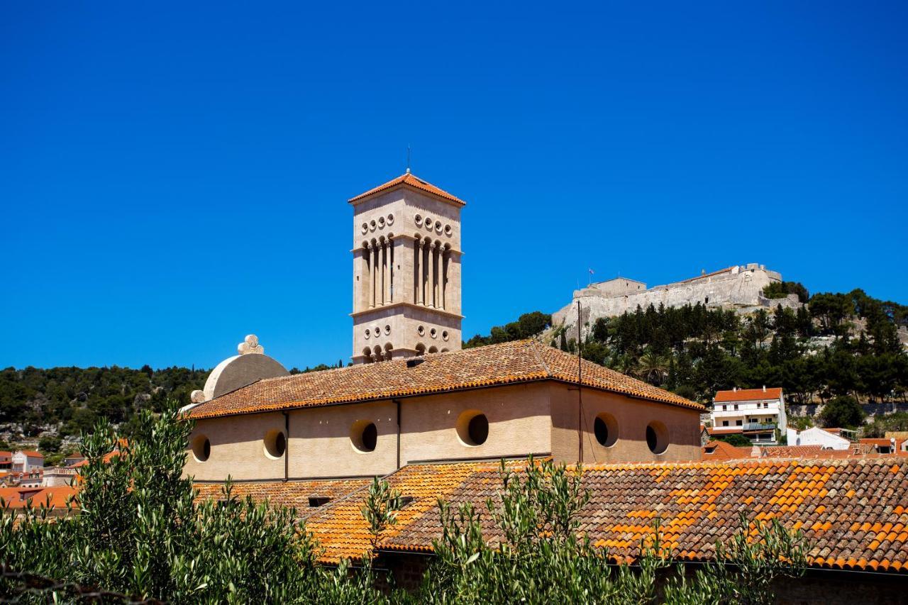 Apartment And Studios Happy Place Hvar Town Buitenkant foto