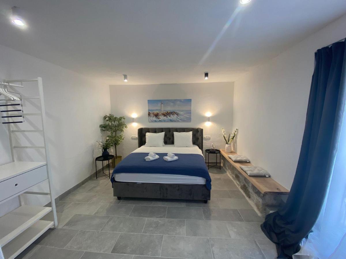 Apartment And Studios Happy Place Hvar Town Buitenkant foto