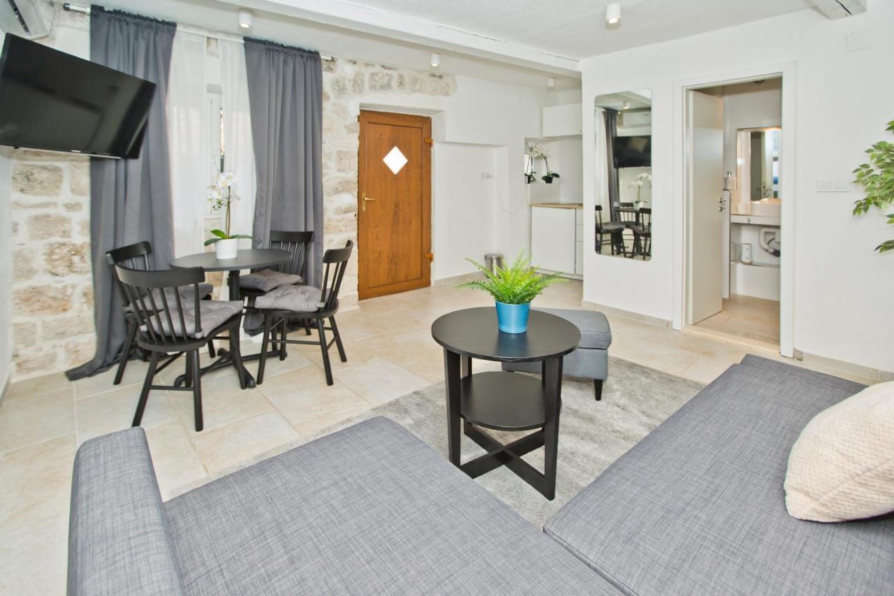 Apartment And Studios Happy Place Hvar Town Buitenkant foto