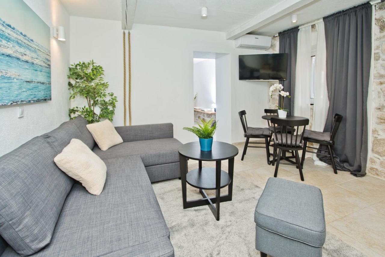 Apartment And Studios Happy Place Hvar Town Buitenkant foto