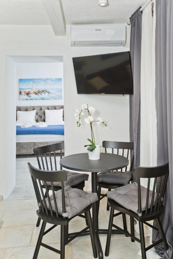 Apartment And Studios Happy Place Hvar Town Buitenkant foto