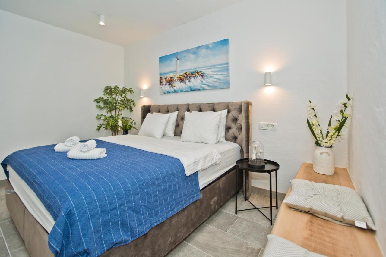 Apartment And Studios Happy Place Hvar Town Buitenkant foto