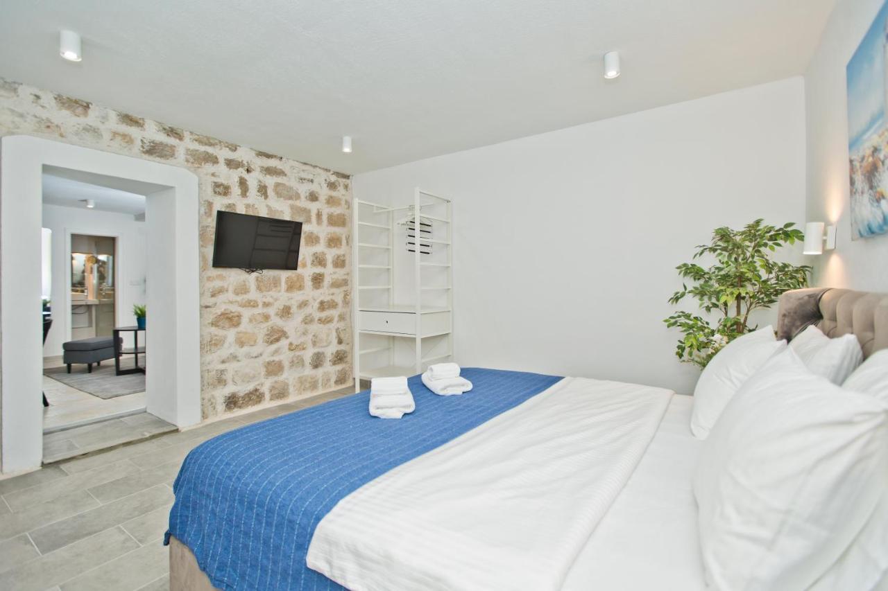 Apartment And Studios Happy Place Hvar Town Buitenkant foto