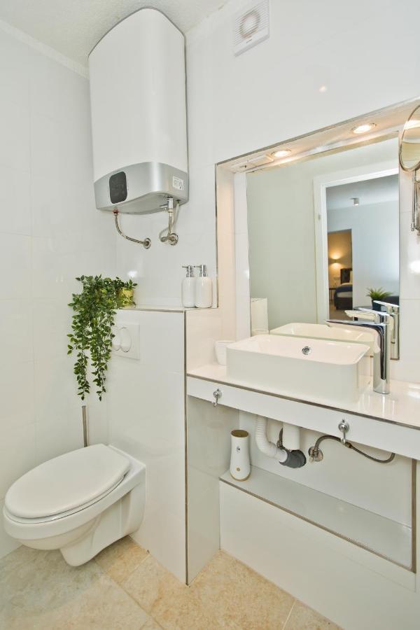 Apartment And Studios Happy Place Hvar Town Buitenkant foto