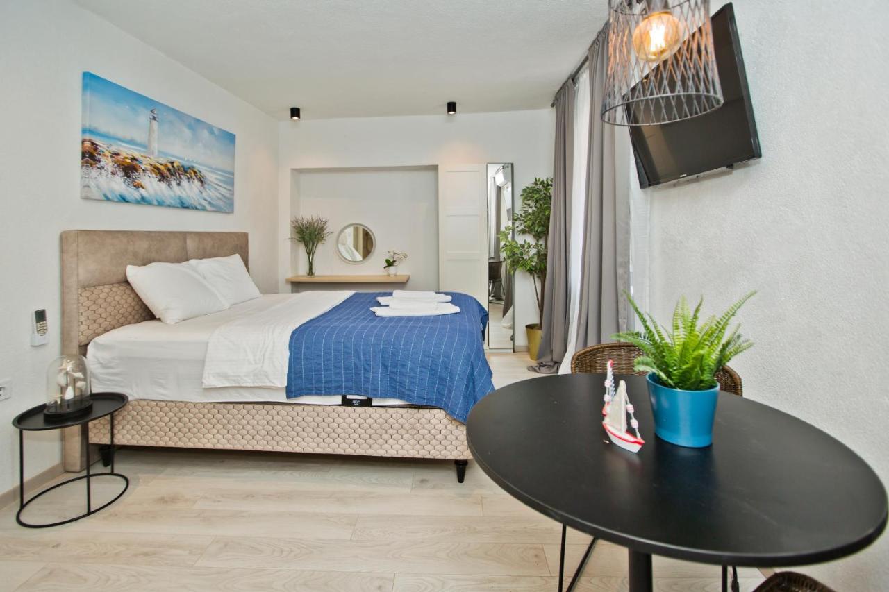 Apartment And Studios Happy Place Hvar Town Buitenkant foto