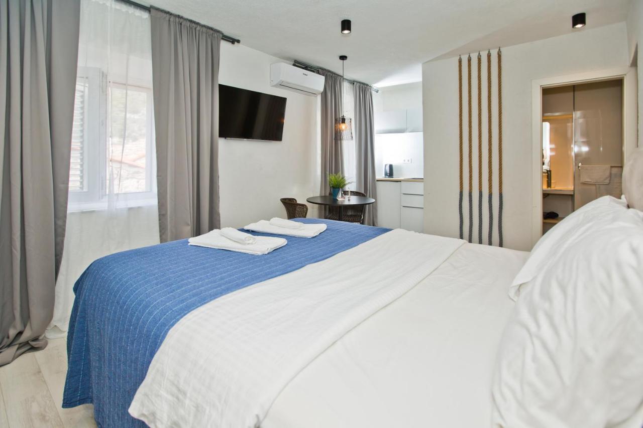 Apartment And Studios Happy Place Hvar Town Buitenkant foto