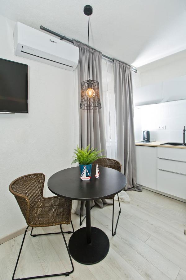 Apartment And Studios Happy Place Hvar Town Buitenkant foto